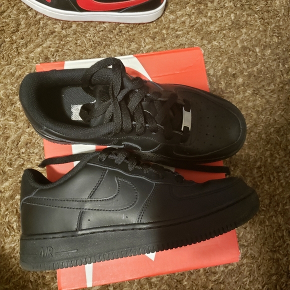 Shoes - Picture 6 of 6